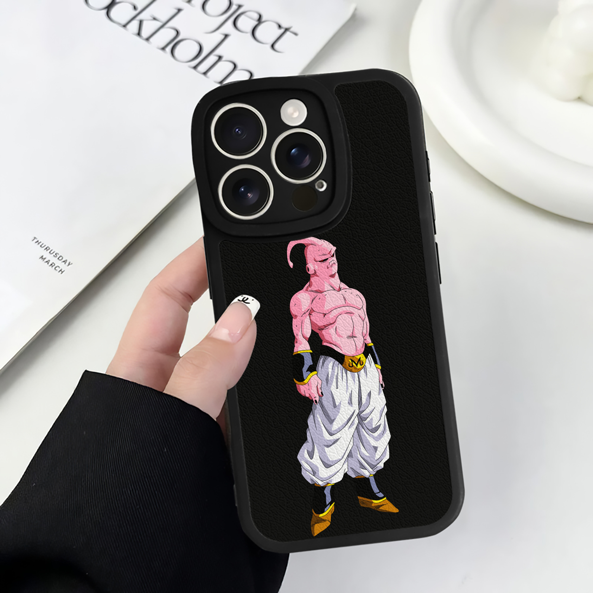 ドラゴンボール 魔人ブウ DRAGON BALL Majin Buu 【iPhone 16シリーズ対応】シリコンスマホケース（レザー調） 材質：シリコン